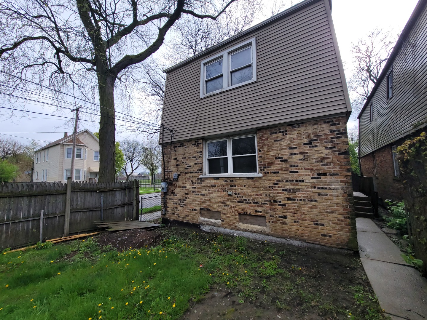 5700 S Lowe Avenue, Chicago, IL 60621