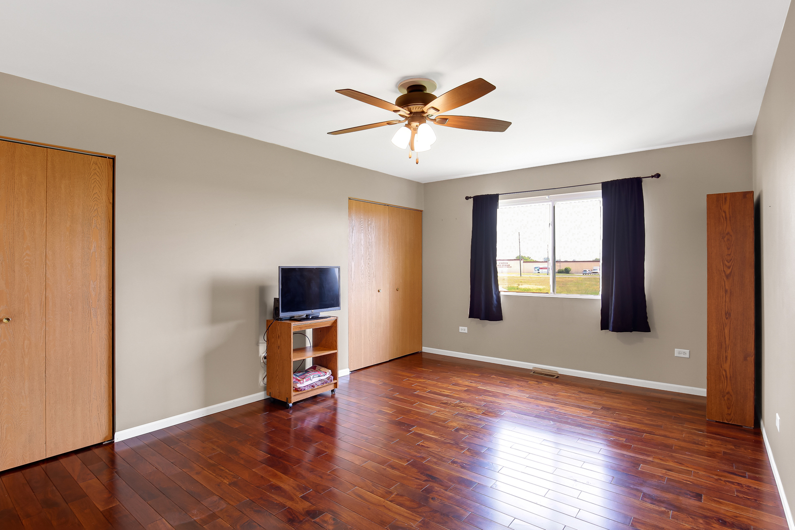 21023 Siegel Drive, Crest Hill, IL 60403