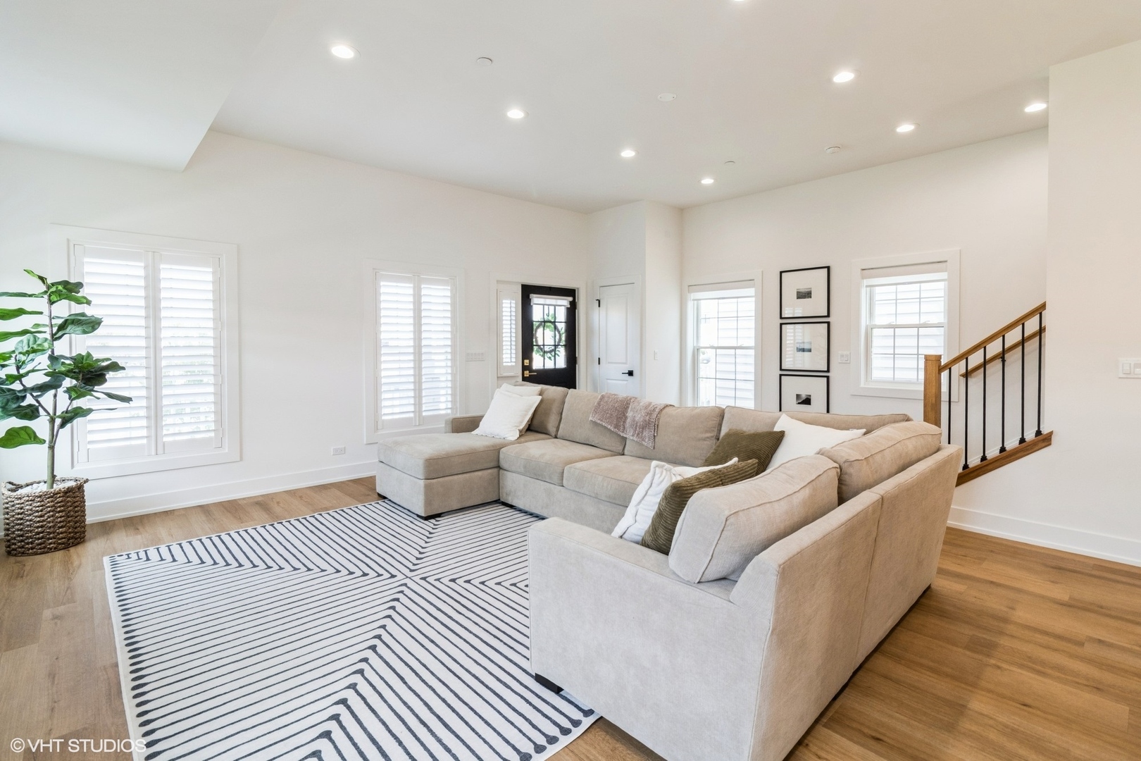 1 N Beverly Lane, Arlington Heights, IL 60004