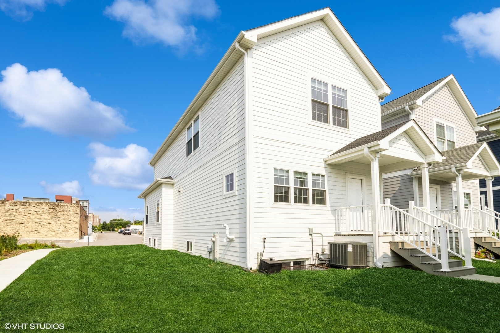 1 N Beverly Lane, Arlington Heights, IL 60004
