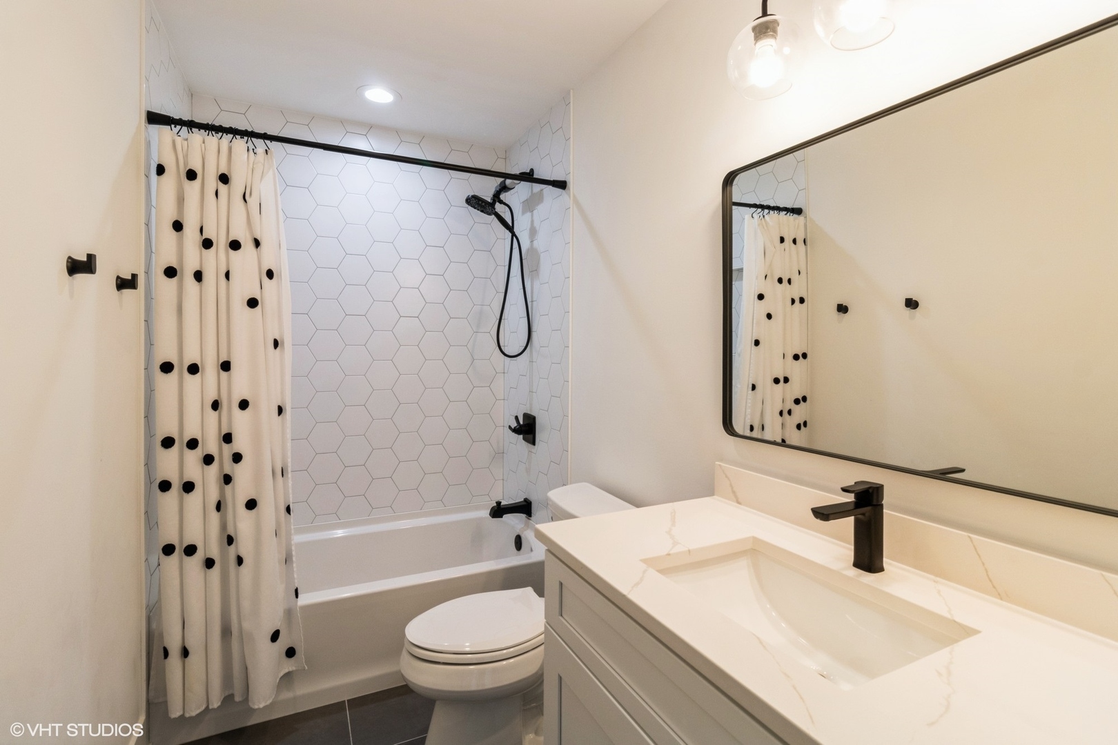 1 N Beverly Lane, Arlington Heights, IL 60004