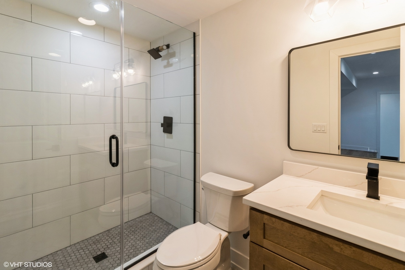 1 N Beverly Lane, Arlington Heights, IL 60004