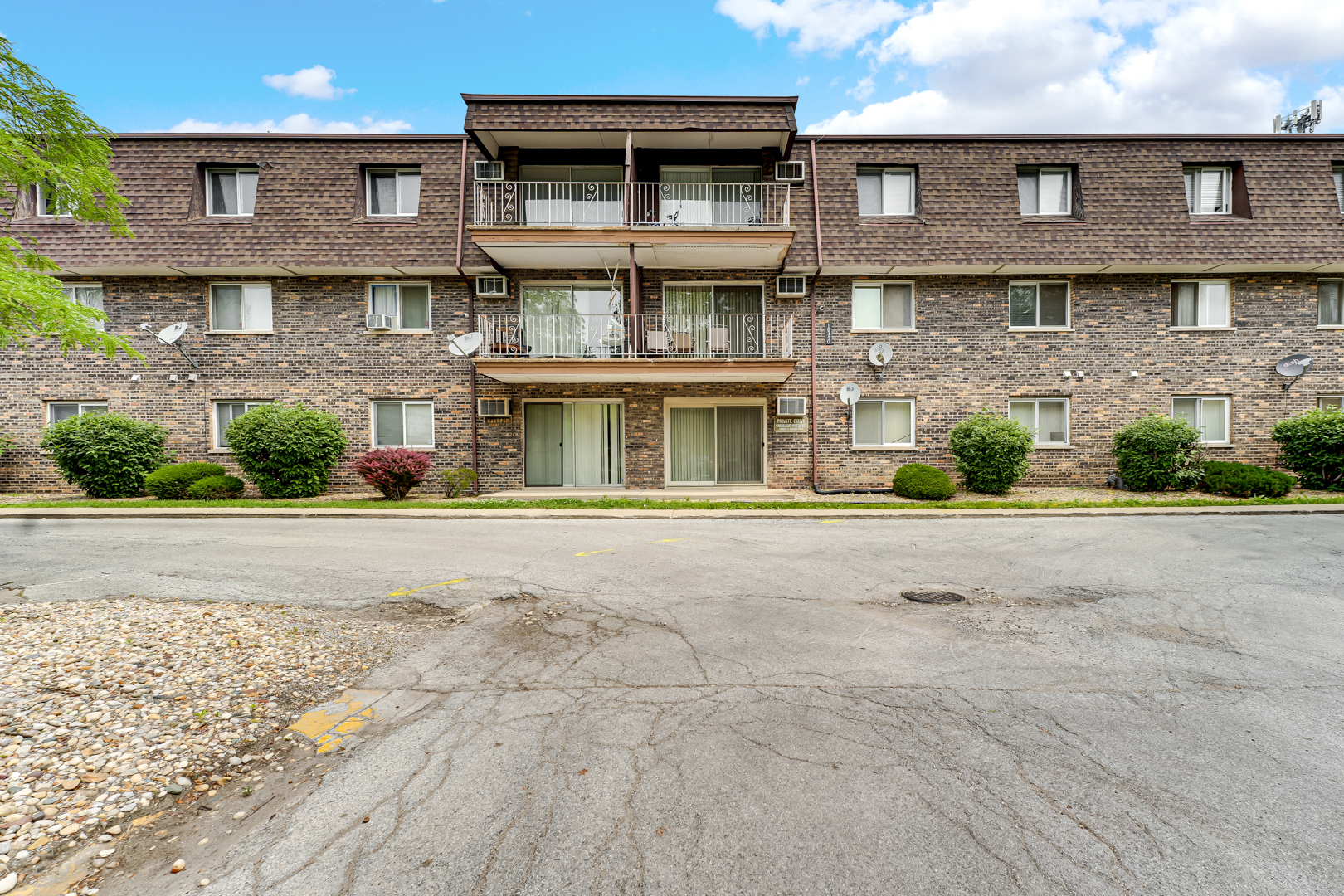 18340 Glen Oak Avenue #1D, Lansing, IL 60438