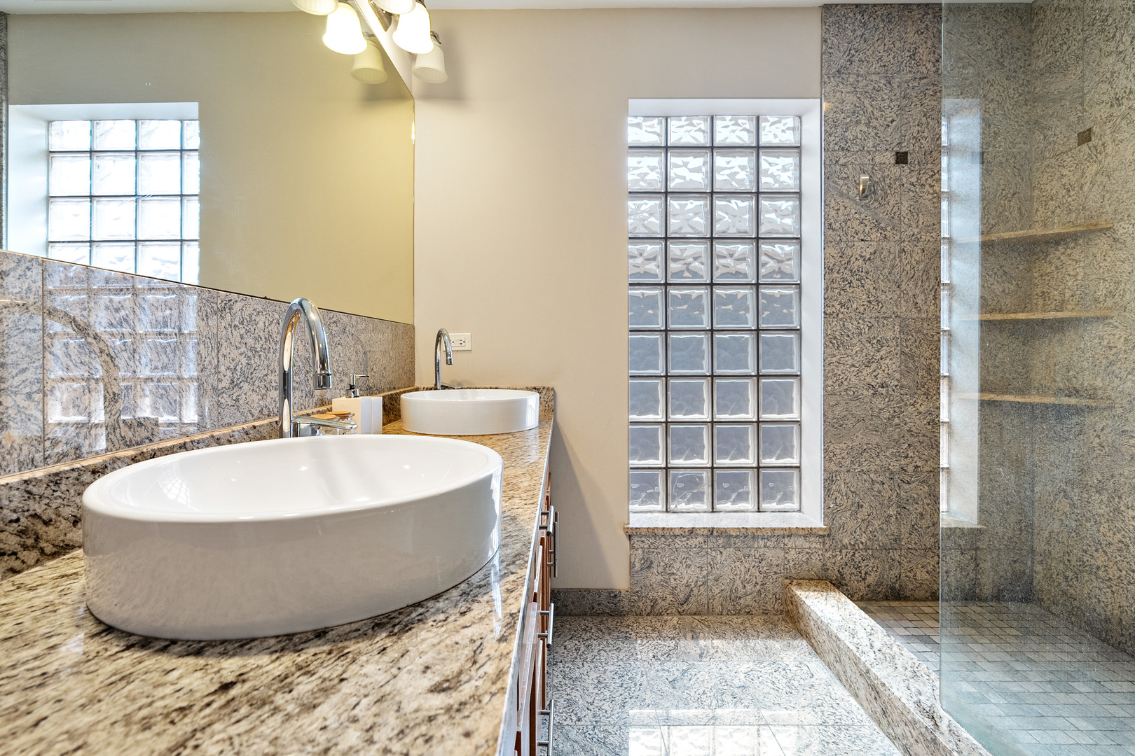 3638 N ODELL Avenue, Chicago, IL 60634