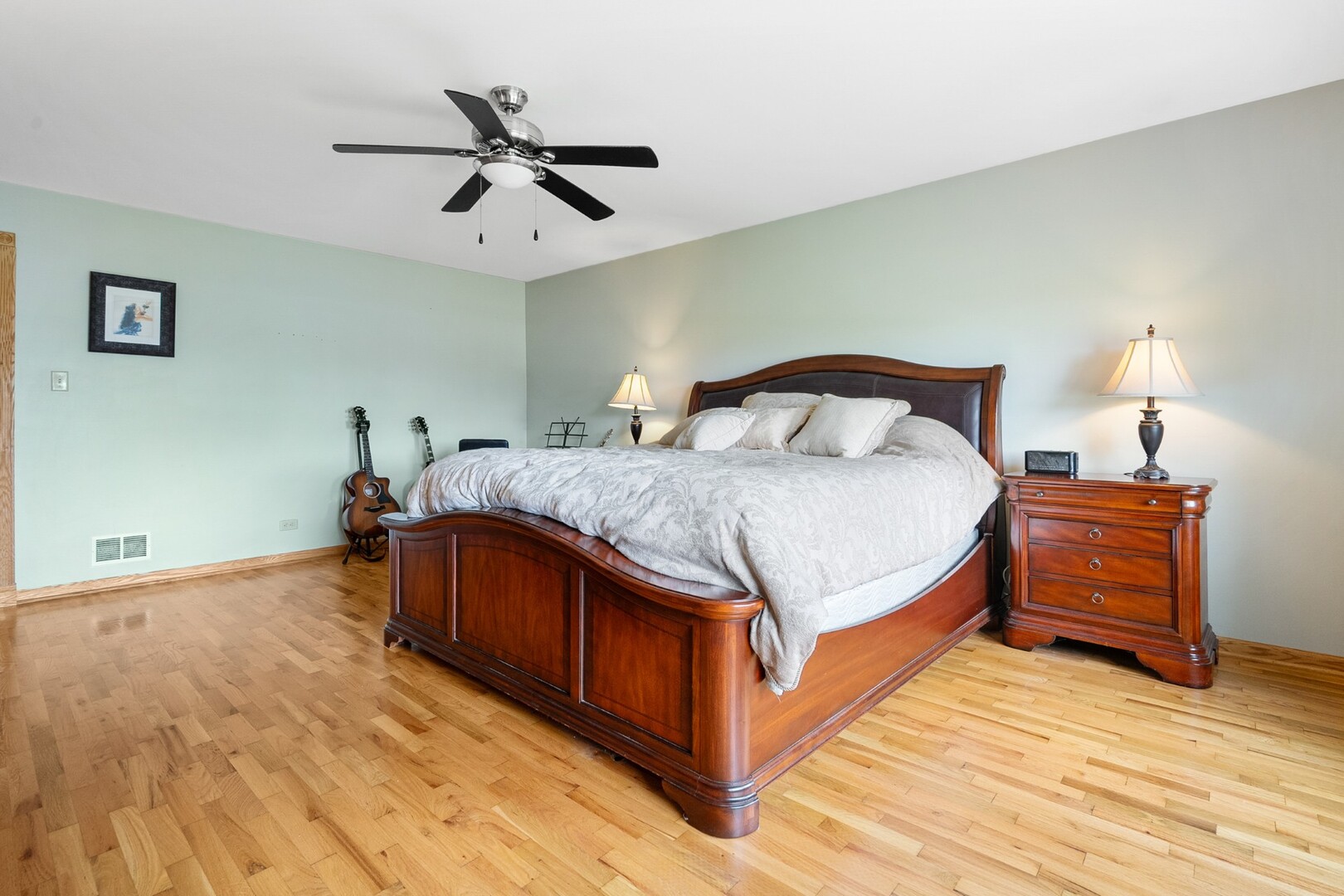 11 E Appletree Lane, Arlington Heights, IL 60004