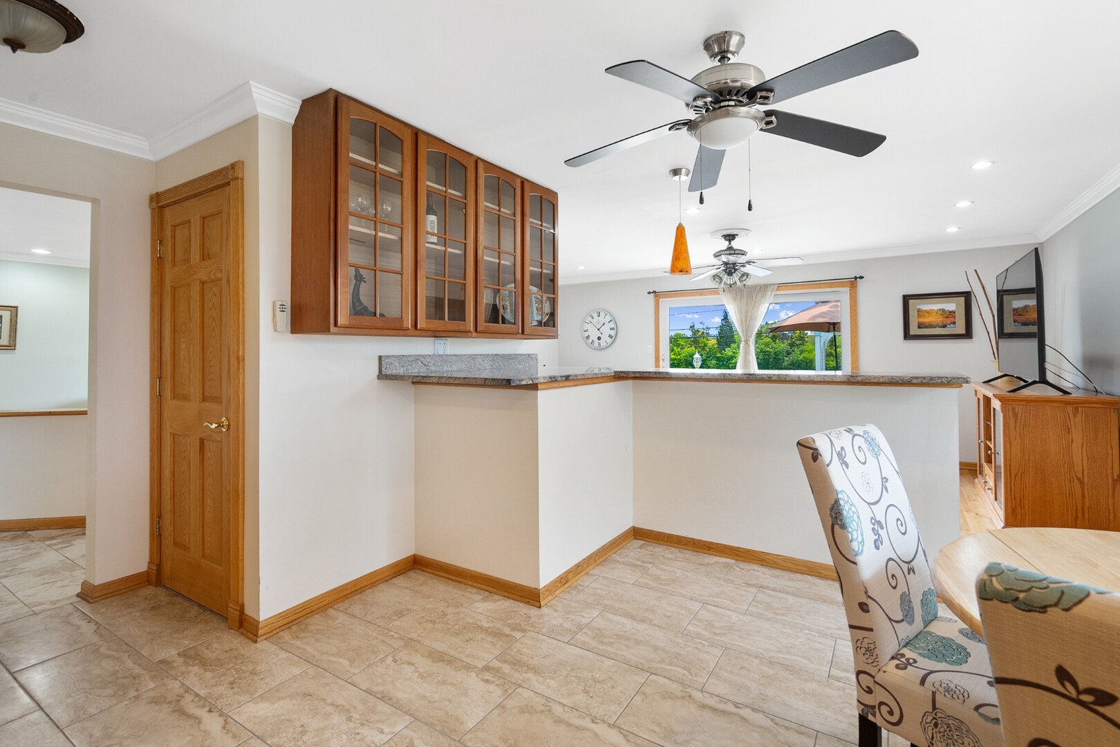 11 E Appletree Lane, Arlington Heights, IL 60004
