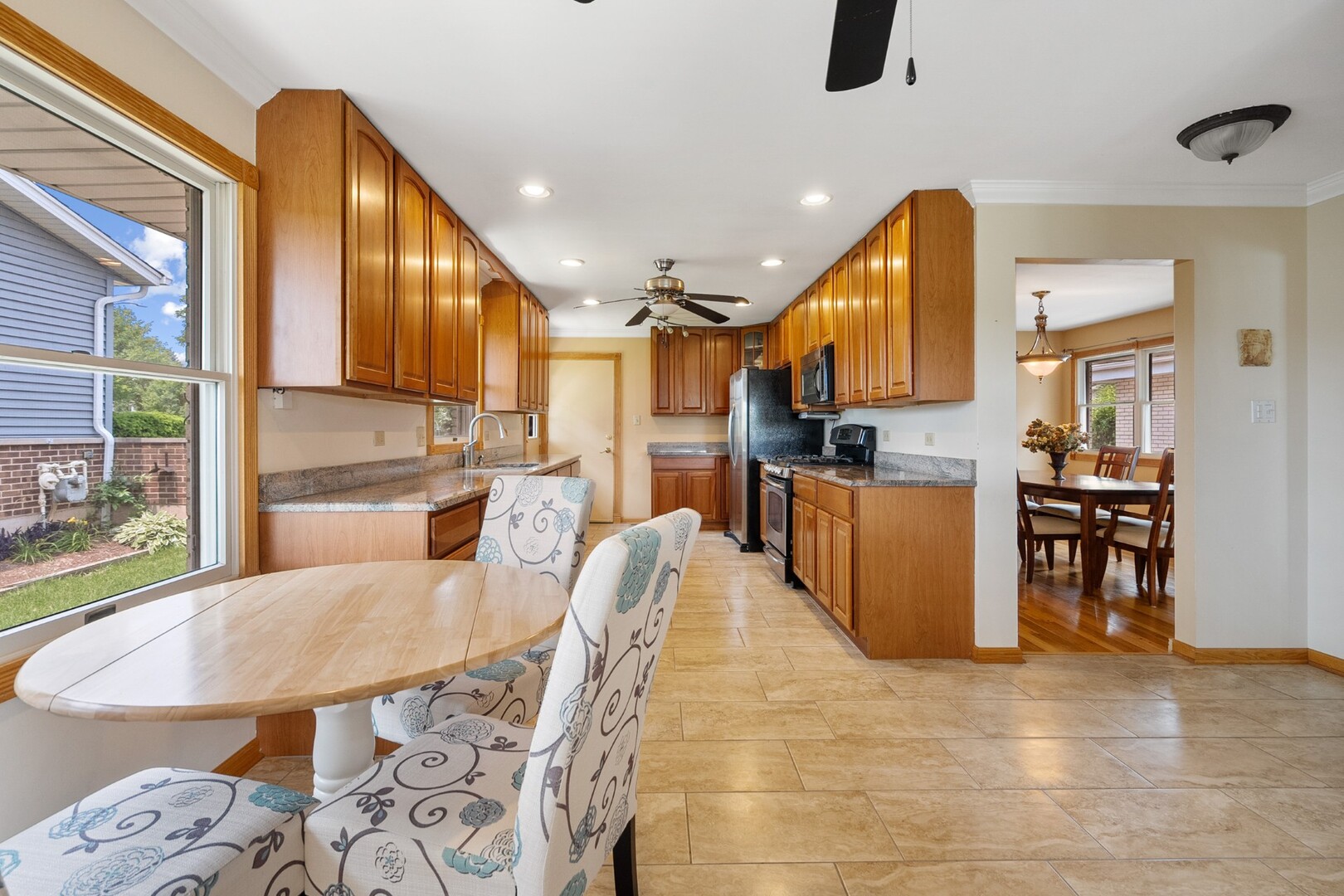 11 E Appletree Lane, Arlington Heights, IL 60004