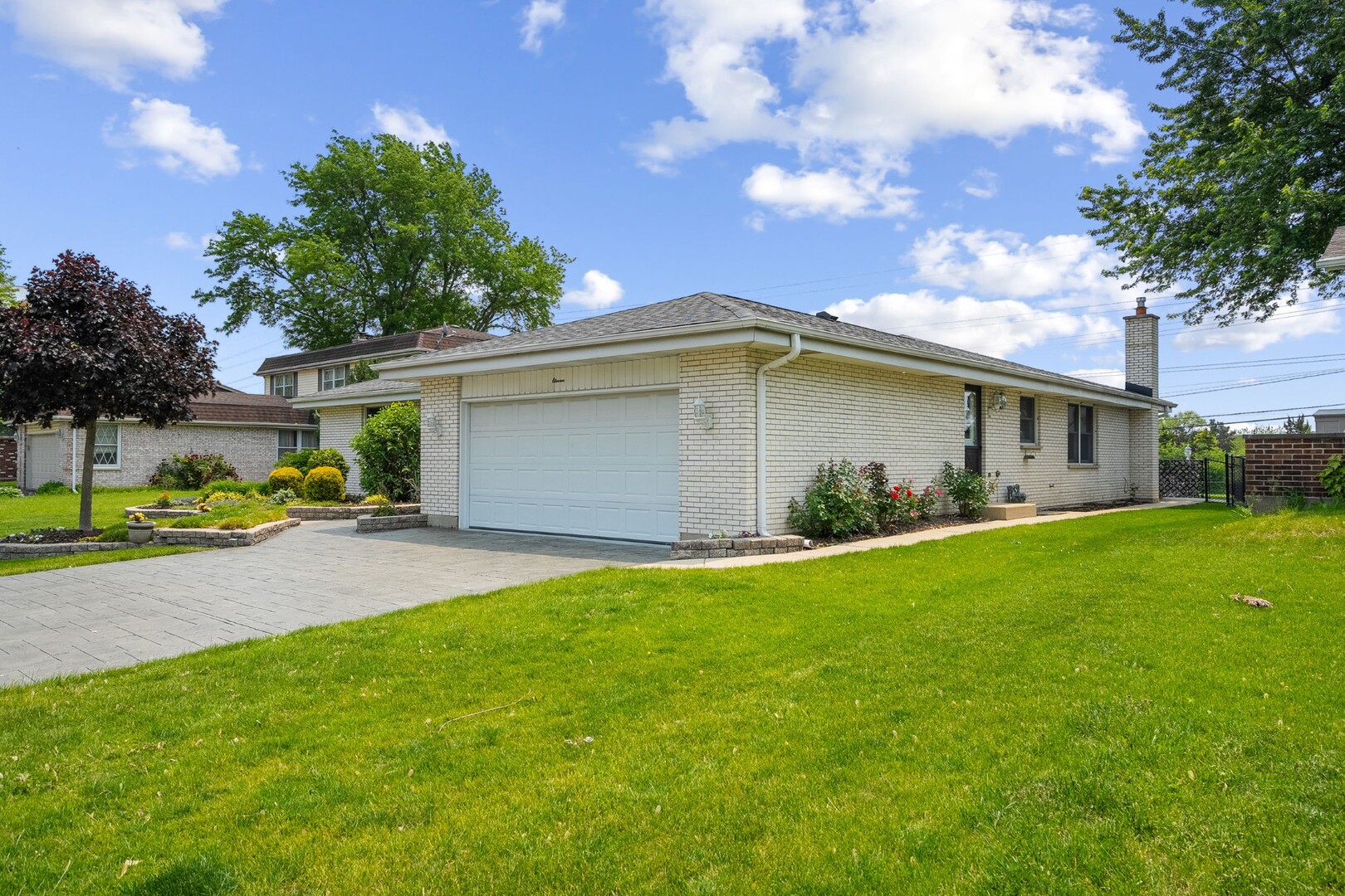 11 E Appletree Lane, Arlington Heights, IL 60004