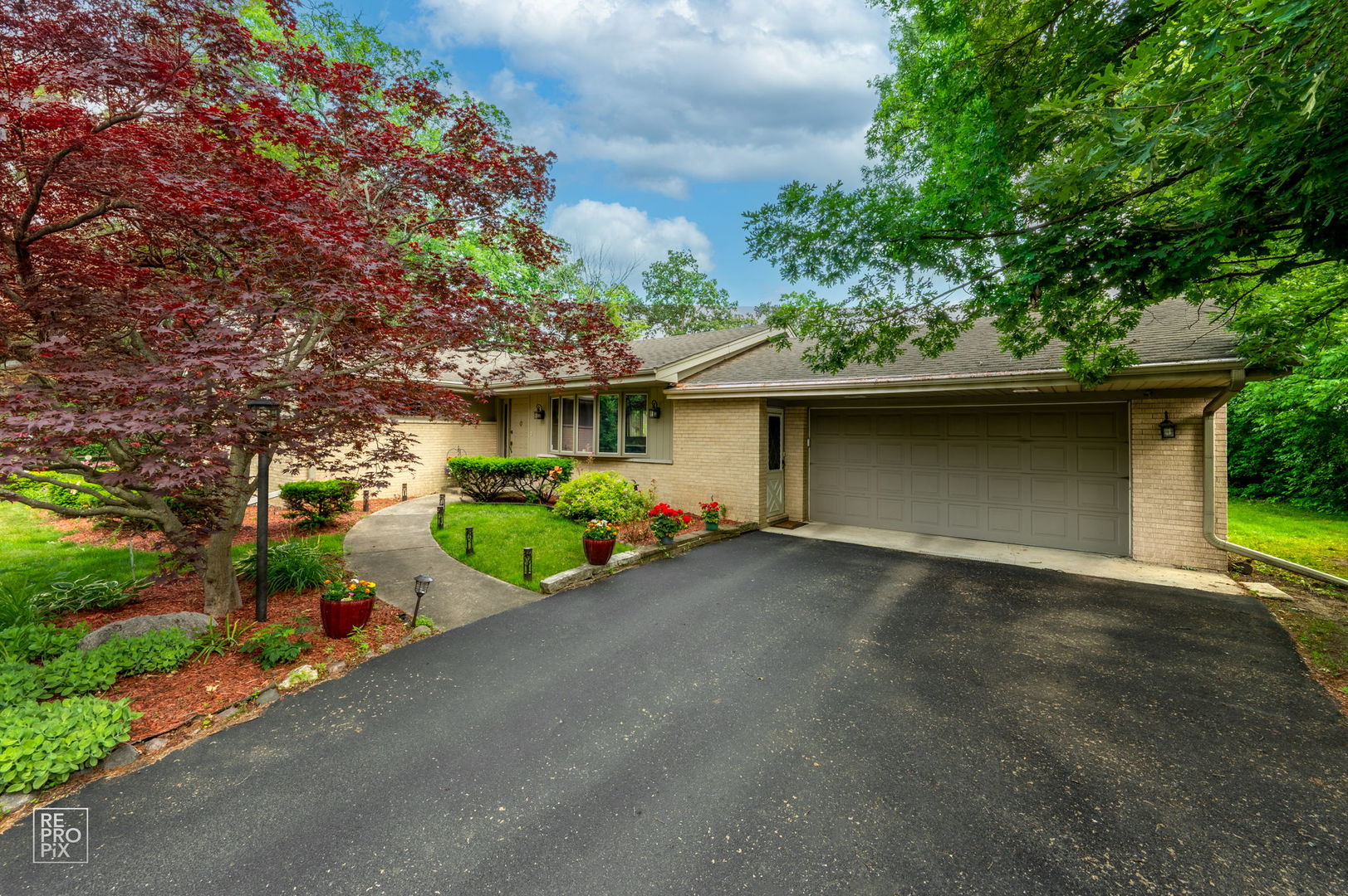 641 E Belmont Avenue, Addison, IL 60101