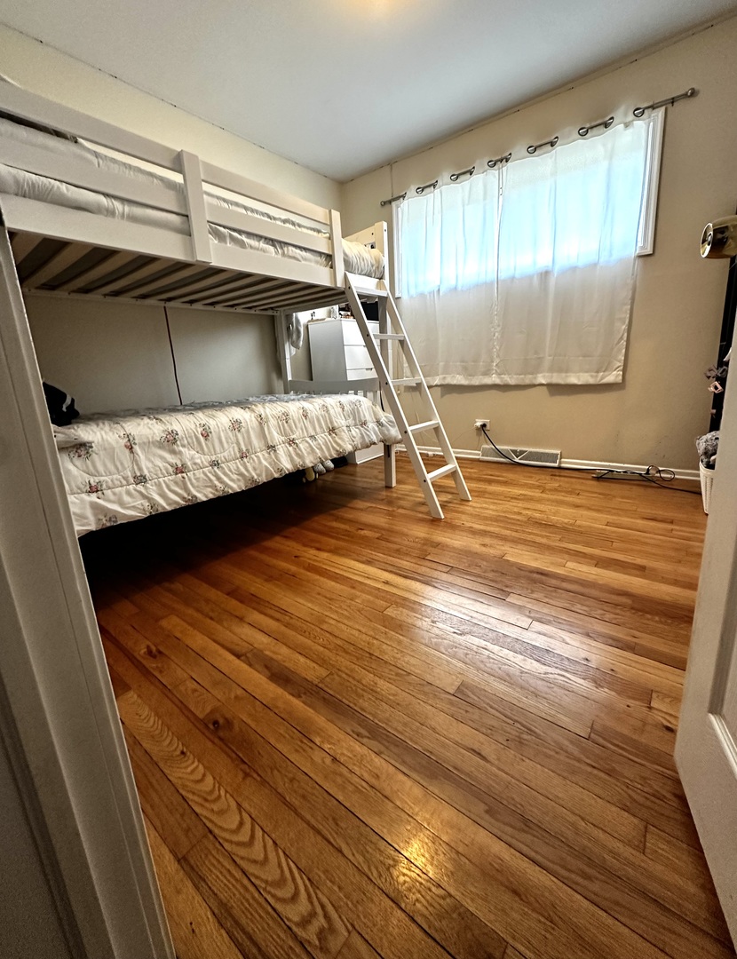 612 N Lincoln Avenue, Villa Park, IL 60181