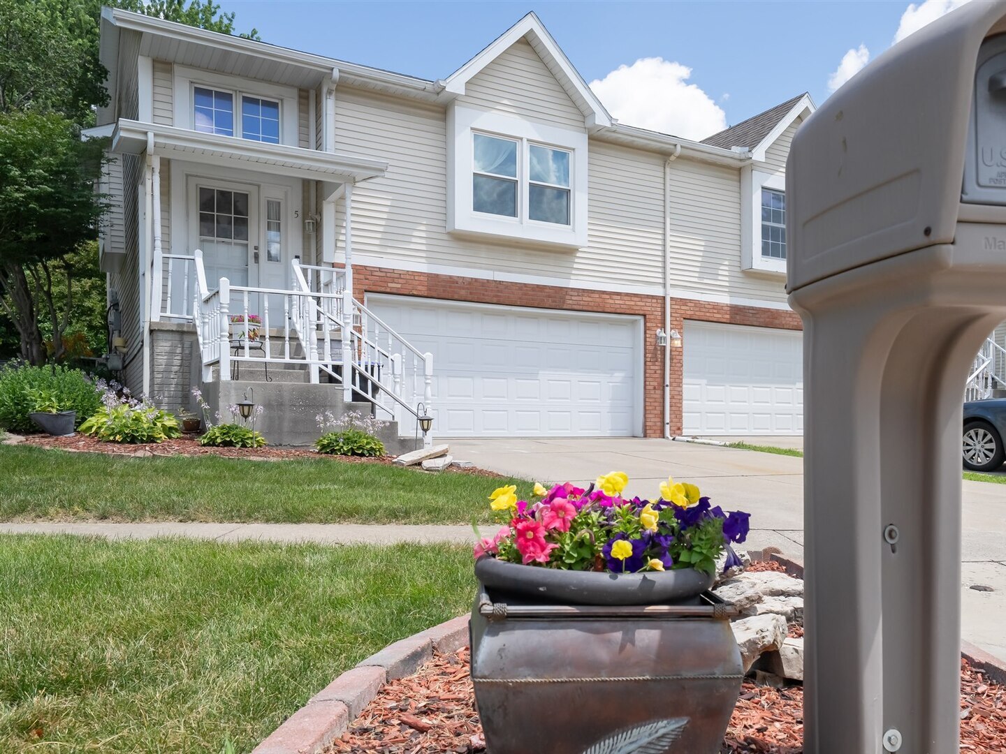5 Shire Court, Bloomington, IL 61701