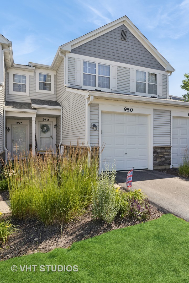 950 Genesee Drive, Naperville, IL 60563