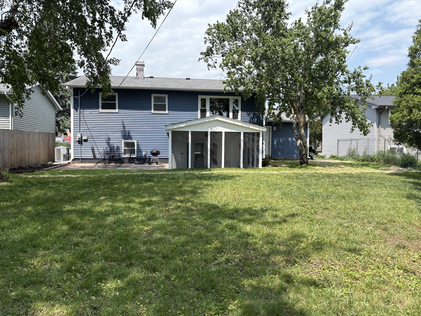 535 N MIDLOTHIAN Road, Mundelein, IL 60060