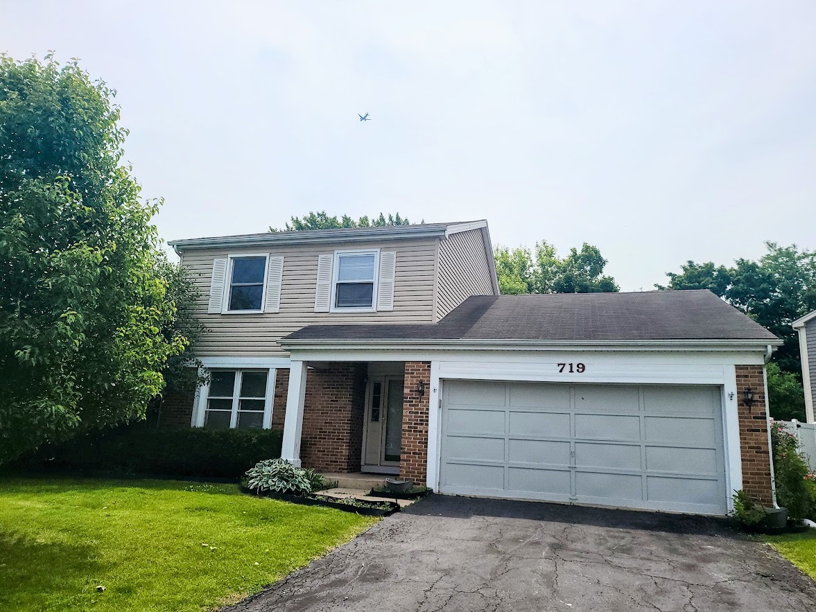 719 Radnor Drive, Roselle, IL 60172
