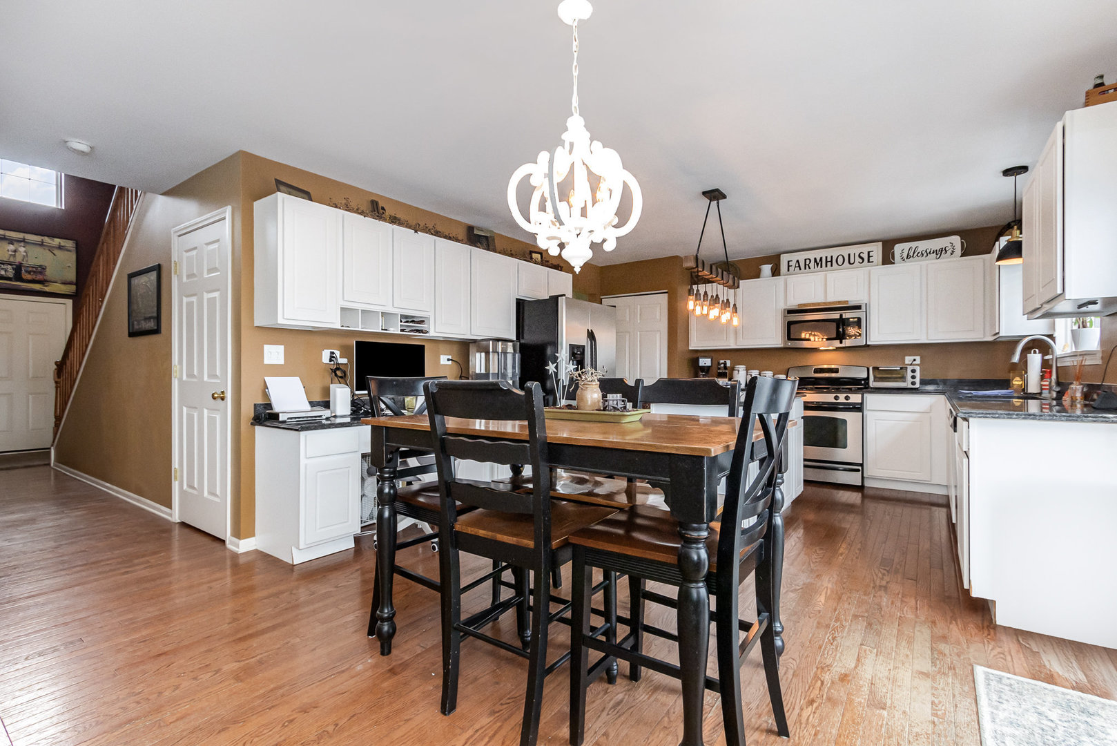 707 Winterberry Drive, Joliet, IL 60431