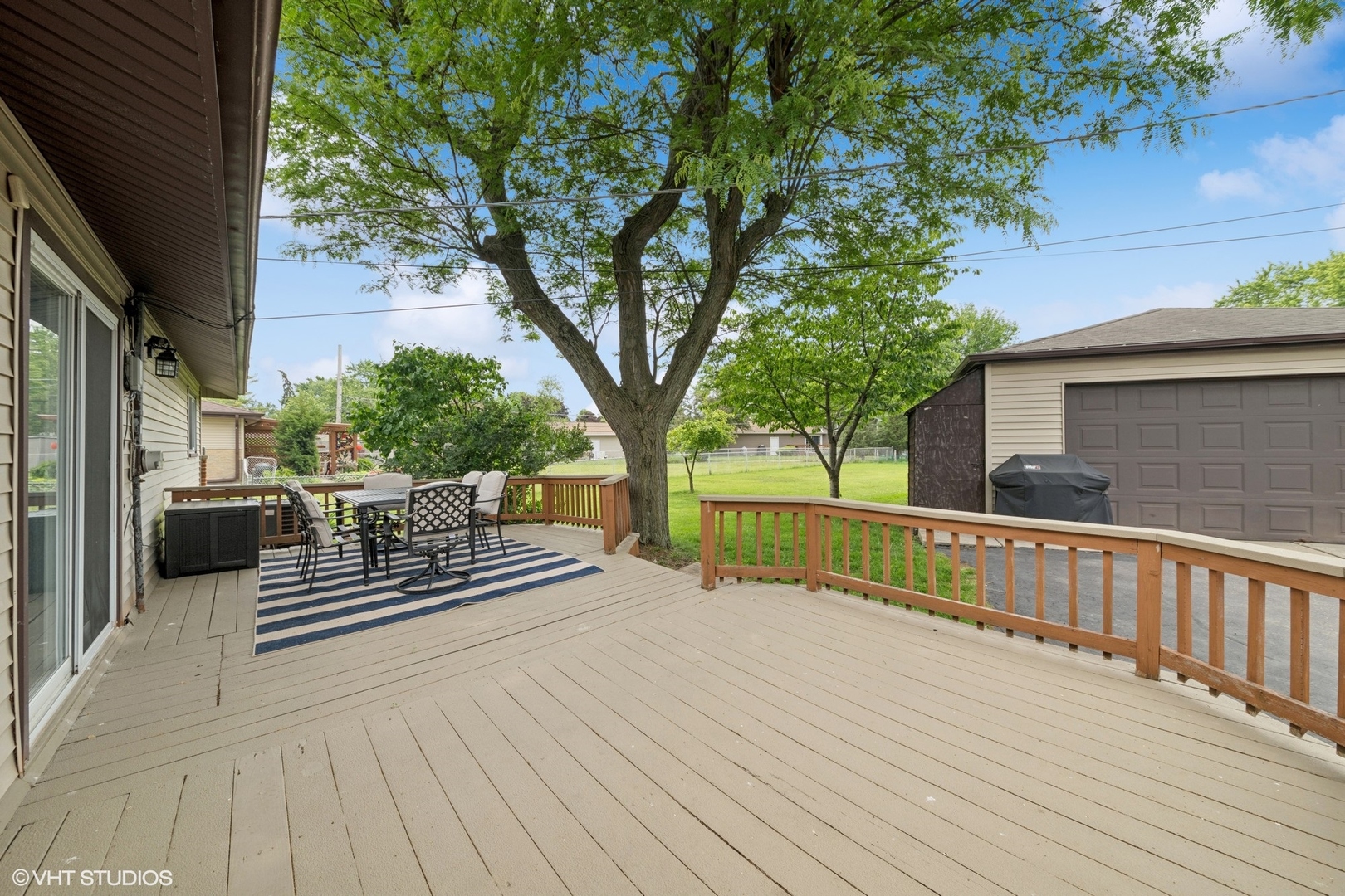 320 PLEASANT Street, Hoffman Estates, IL 60169