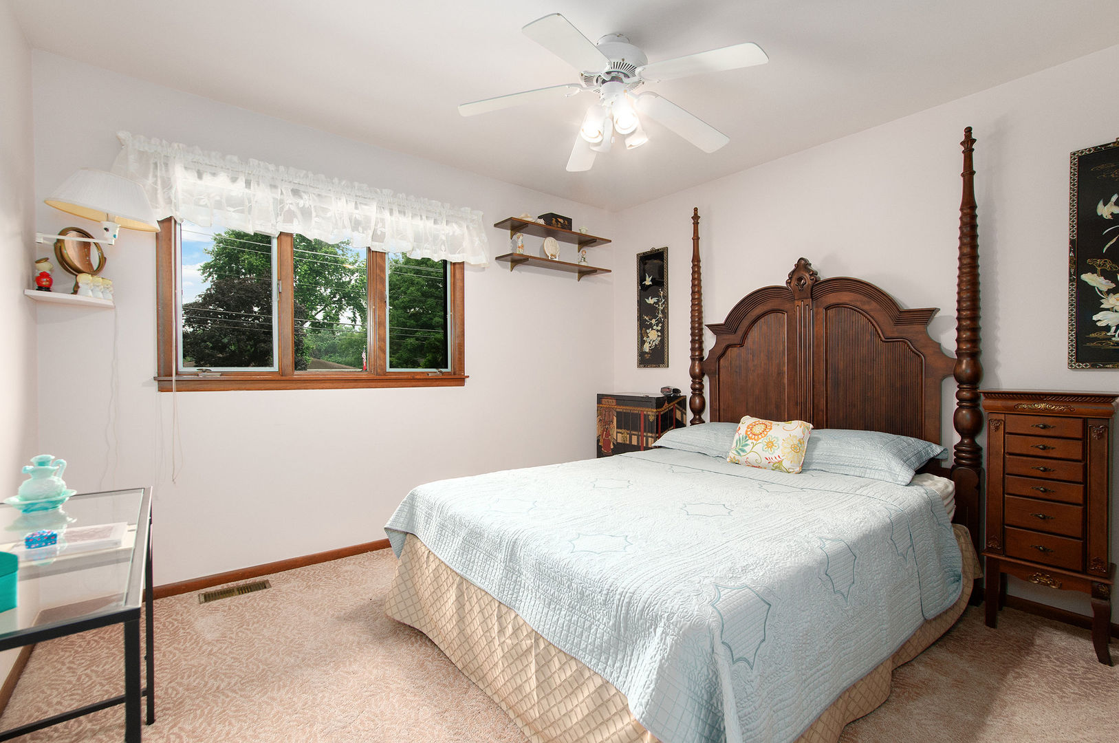 440 E Walnut Street, Roselle, IL 60172