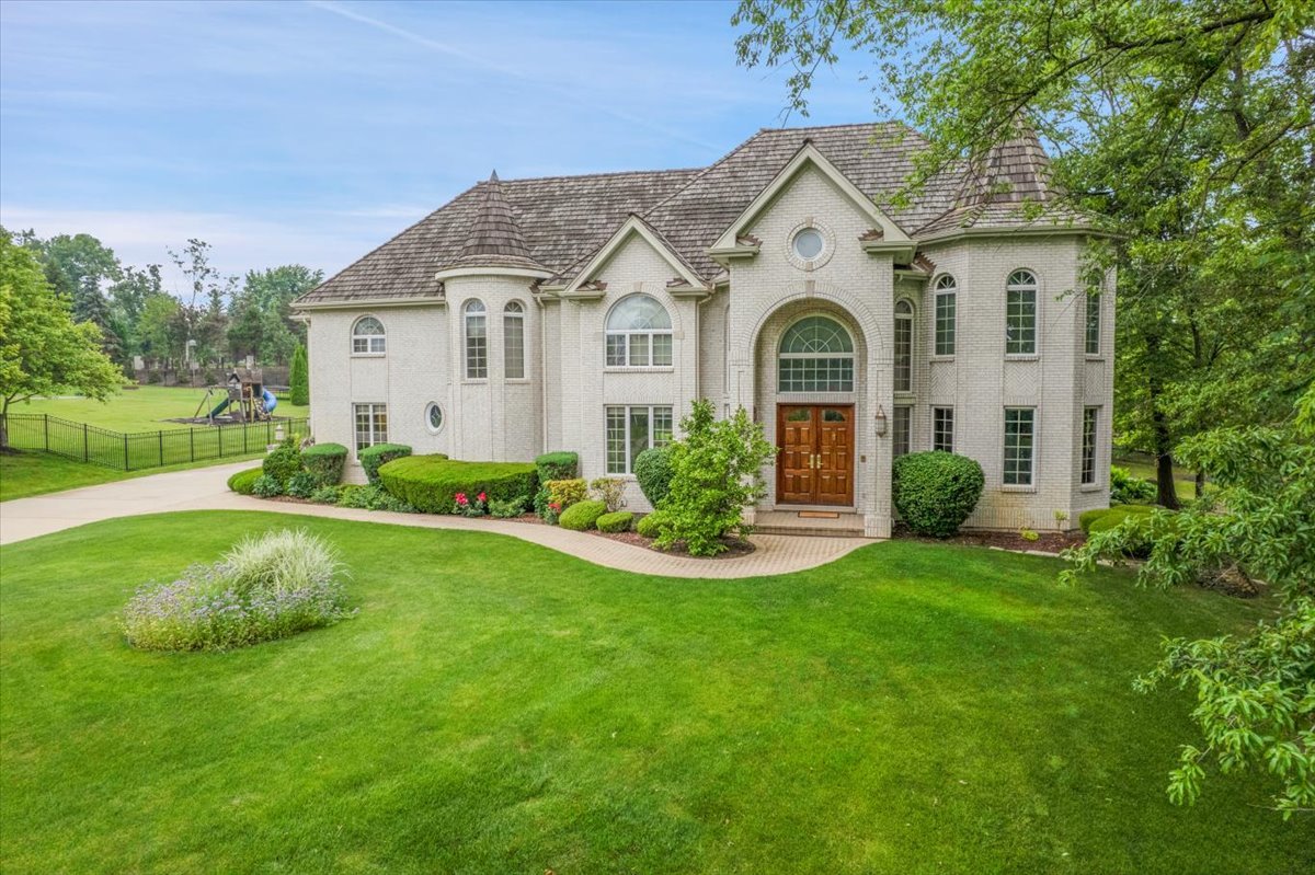 14695 Fox Hollow Lane, Lemont, IL 60439