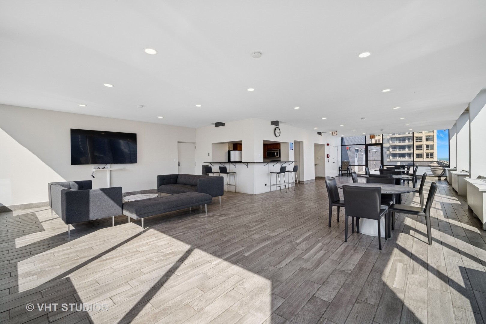 222 E Pearson Street #409, Chicago, IL 60611