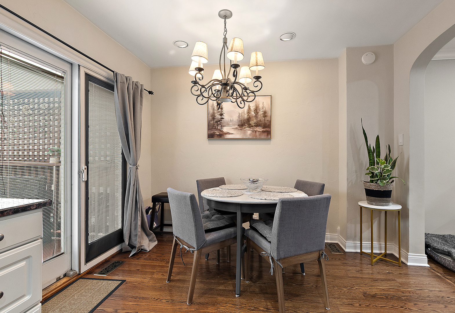 7801 W Summerdale Avenue, Chicago, IL 60656