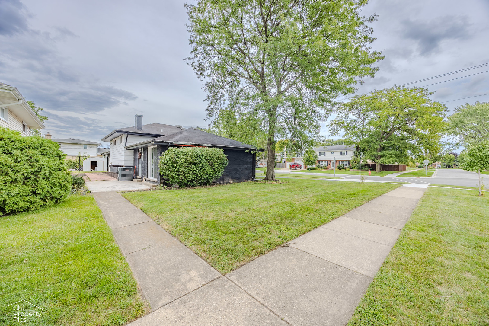 980 Marshall Drive, Des Plaines, IL 60016