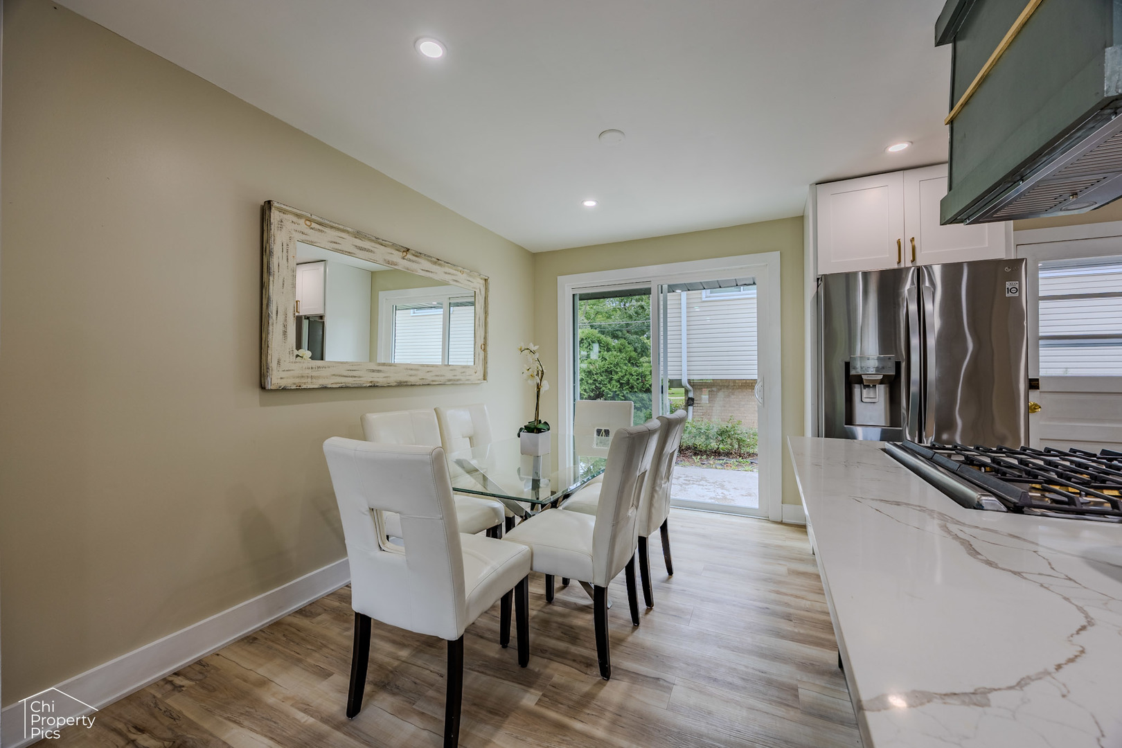980 Marshall Drive, Des Plaines, IL 60016