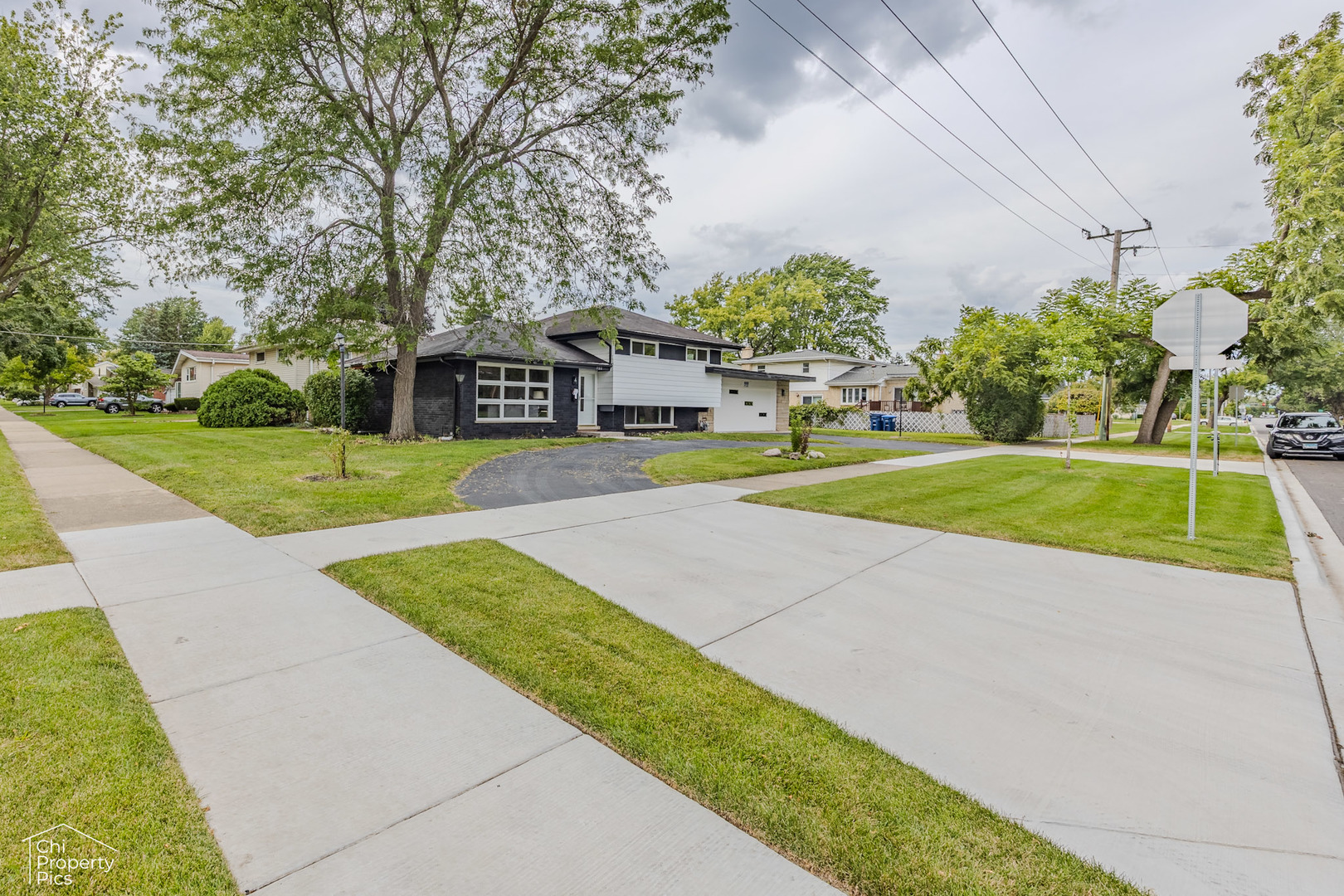 980 Marshall Drive, Des Plaines, IL 60016