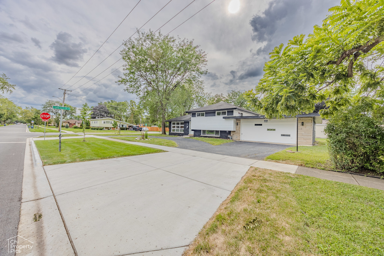 980 Marshall Drive, Des Plaines, IL 60016