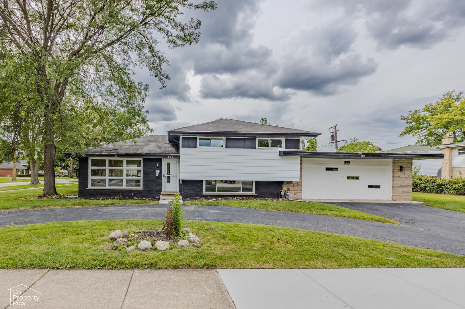 980 Marshall Drive, Des Plaines, IL 60016