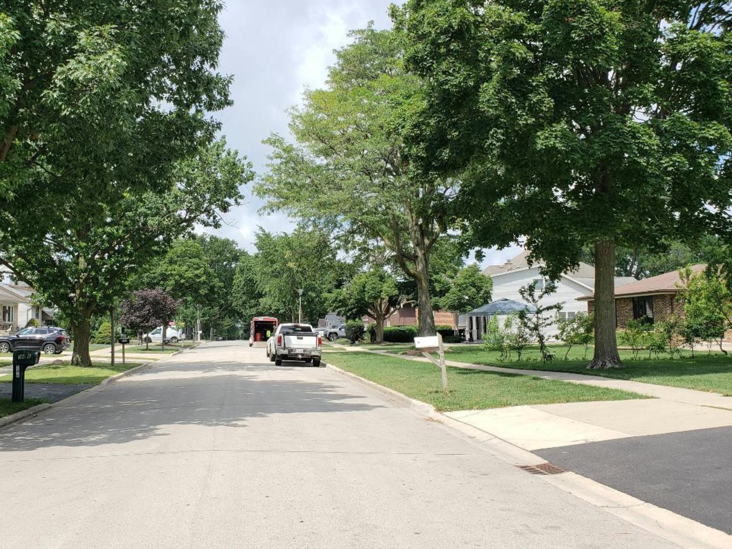 541 W Belden Avenue, Elmhurst, IL 60126