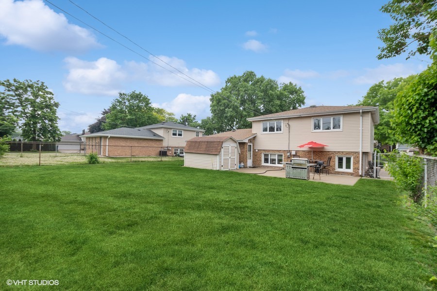 9133 Moody Avenue, Oak Lawn, IL 60453