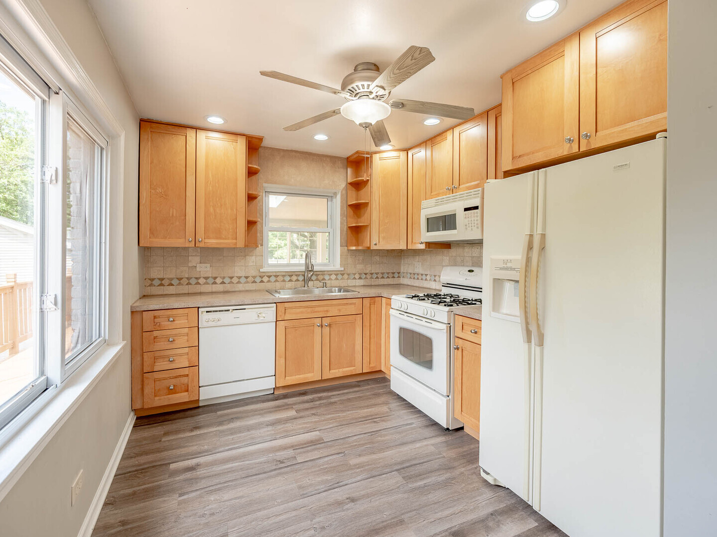 566 Glendale Avenue, Wheaton, IL 60137