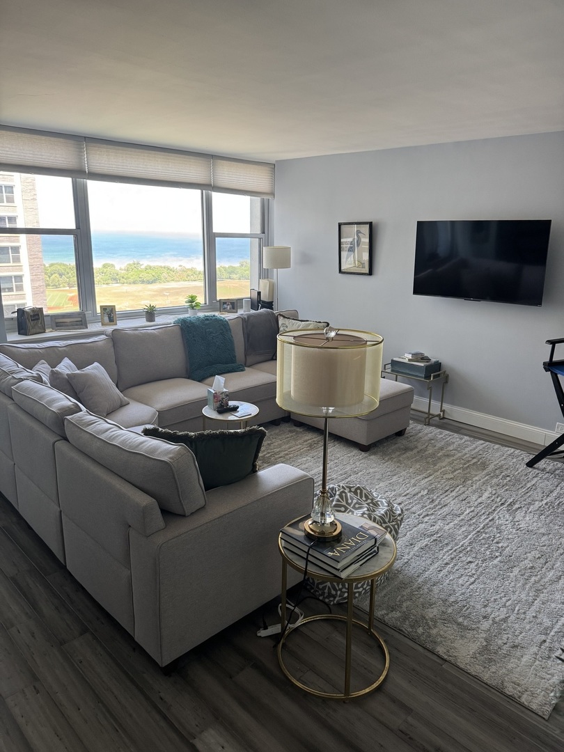 4250 N Marine Drive #2607, Chicago, IL 60613