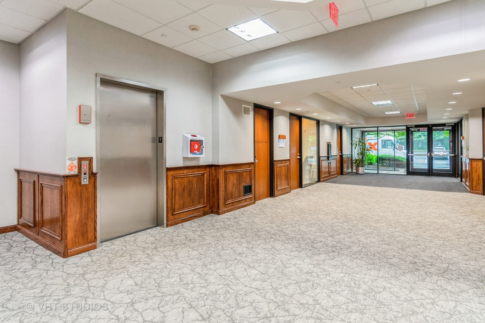 1700 Park Street #101, Naperville, IL 60563