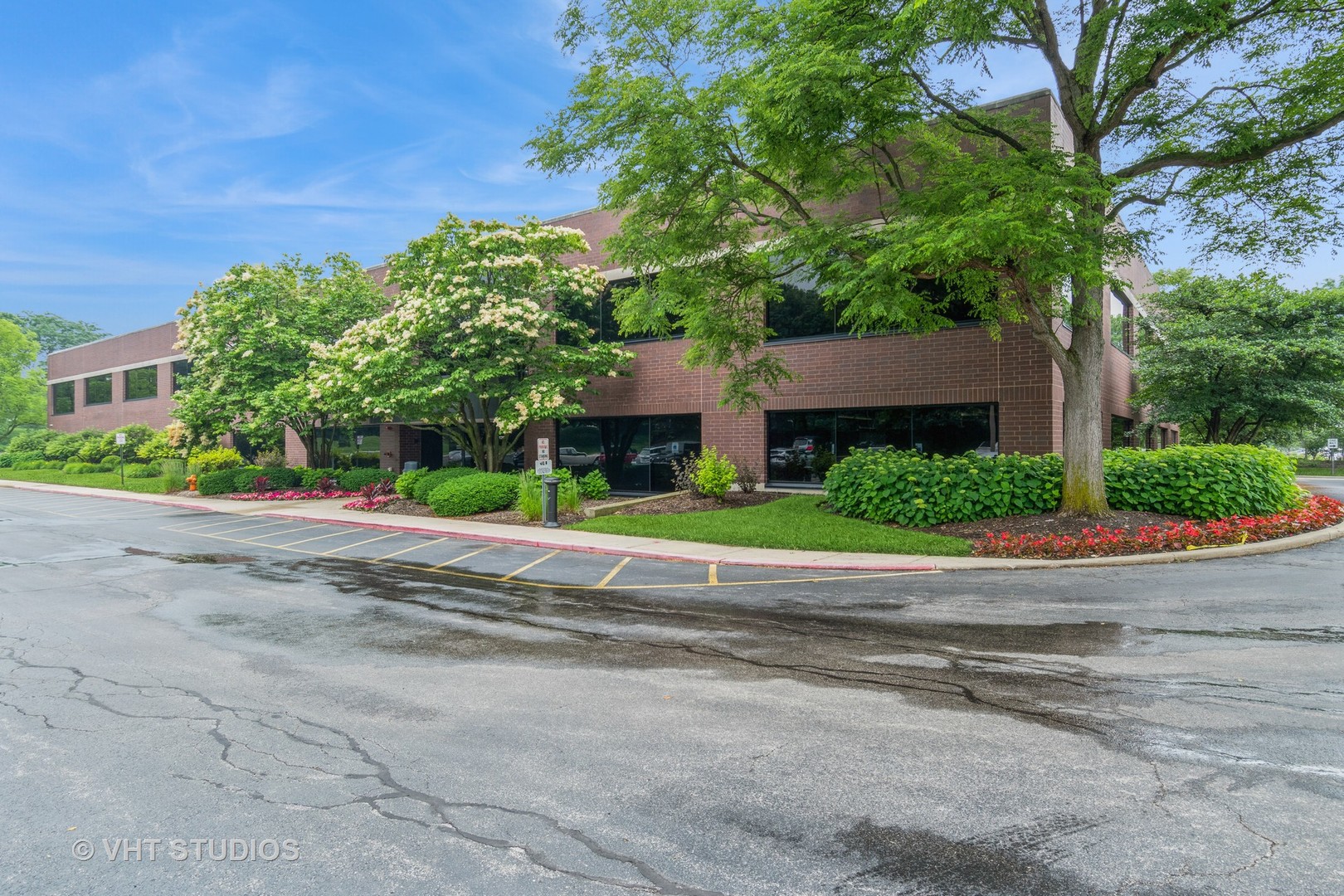 1700 Park Street #101, Naperville, IL 60563