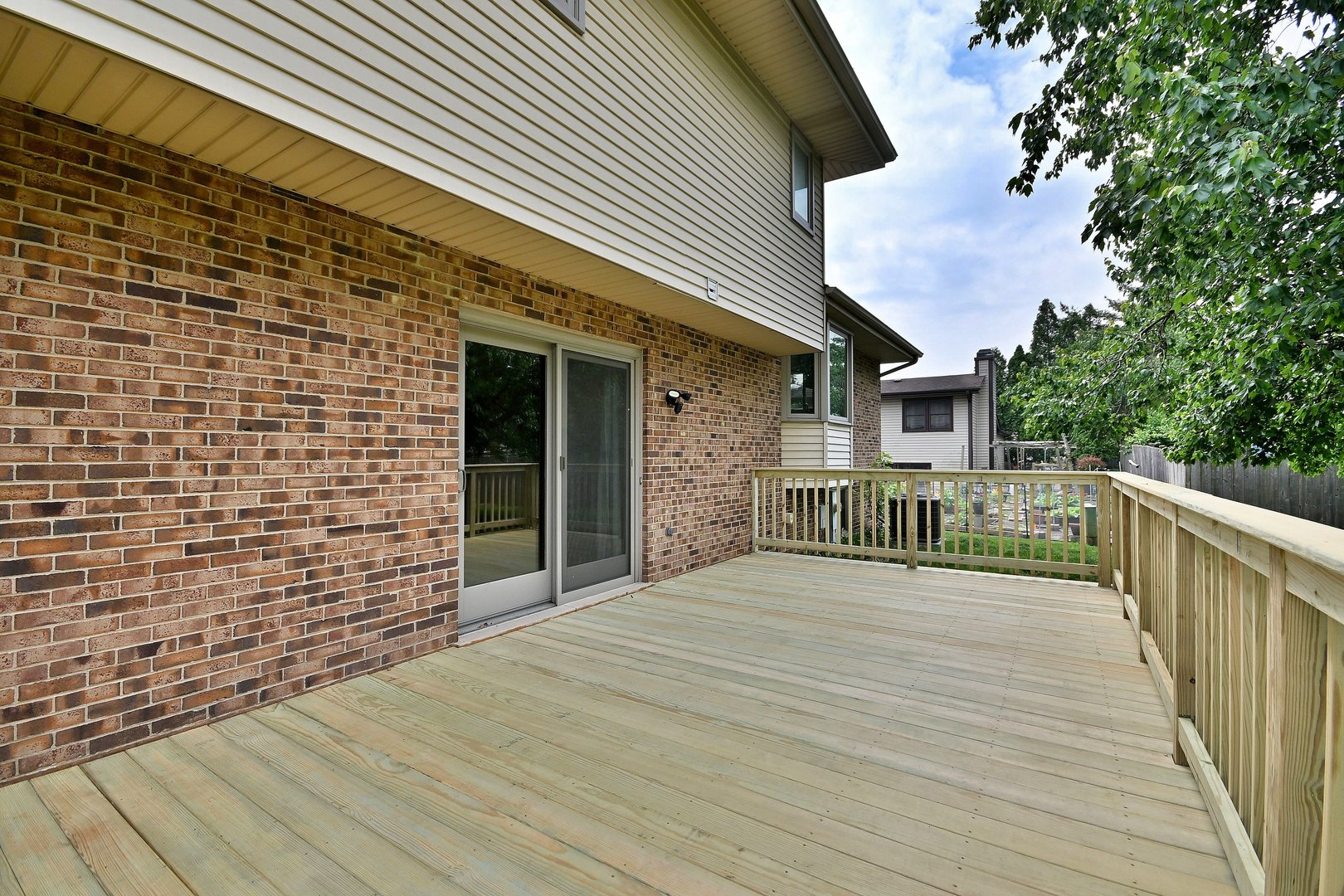1010 Longford Drive, Westmont, IL 60559