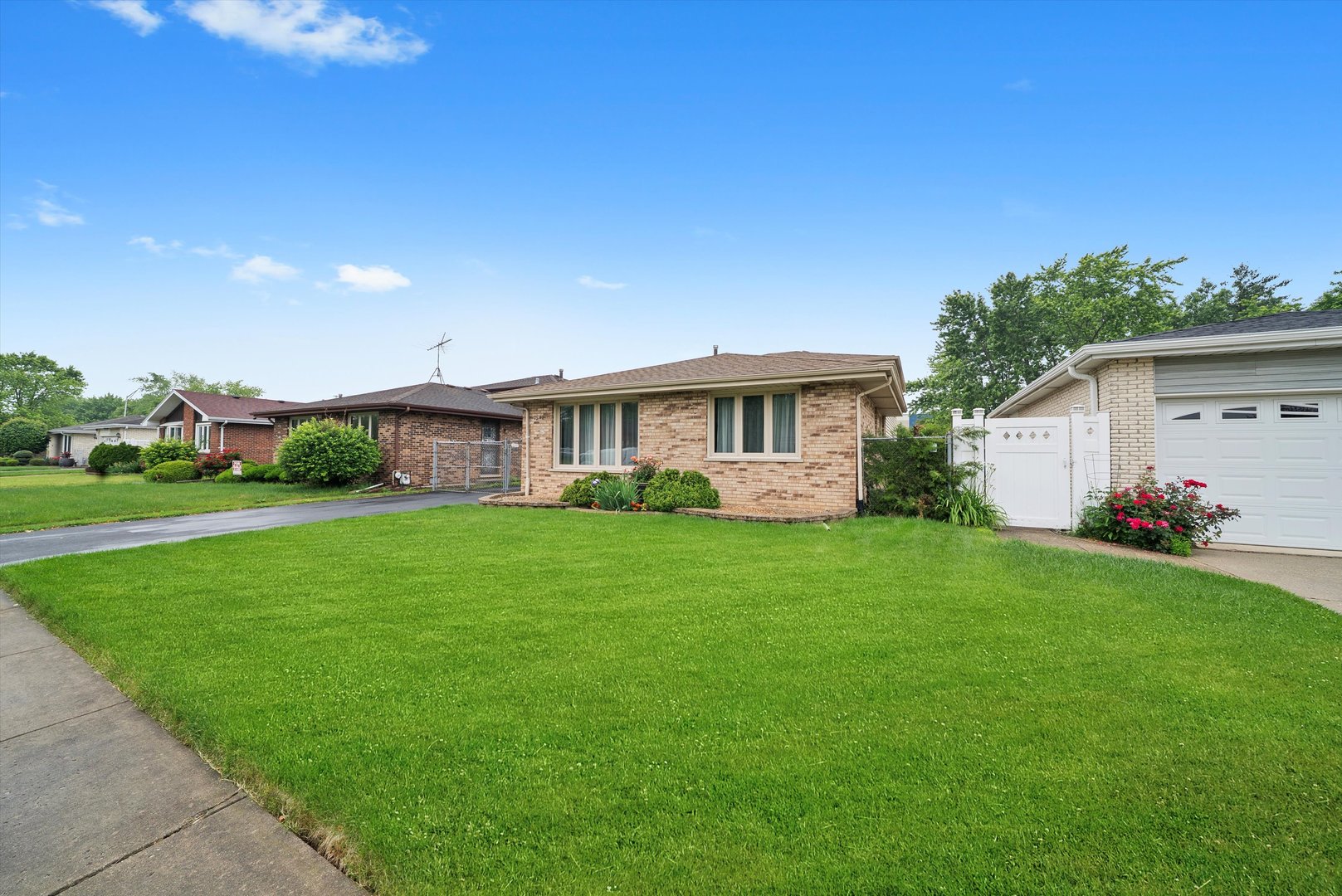 7542 Mason Avenue, Burbank, IL 60459