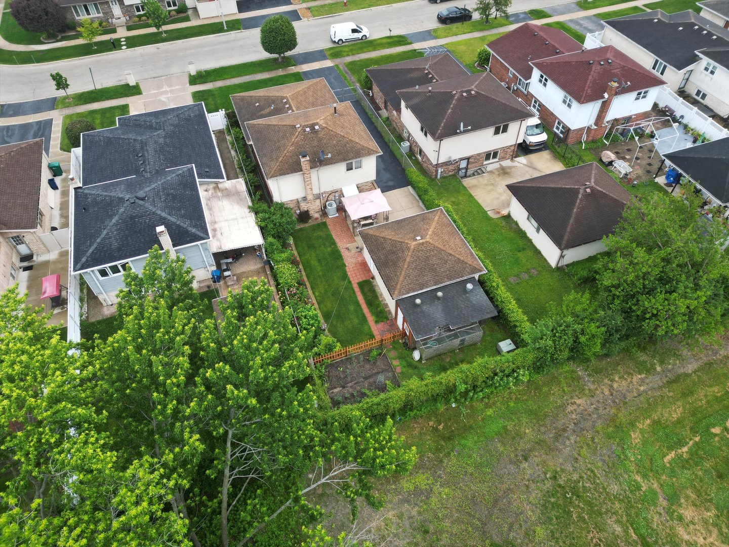 7542 Mason Avenue, Burbank, IL 60459