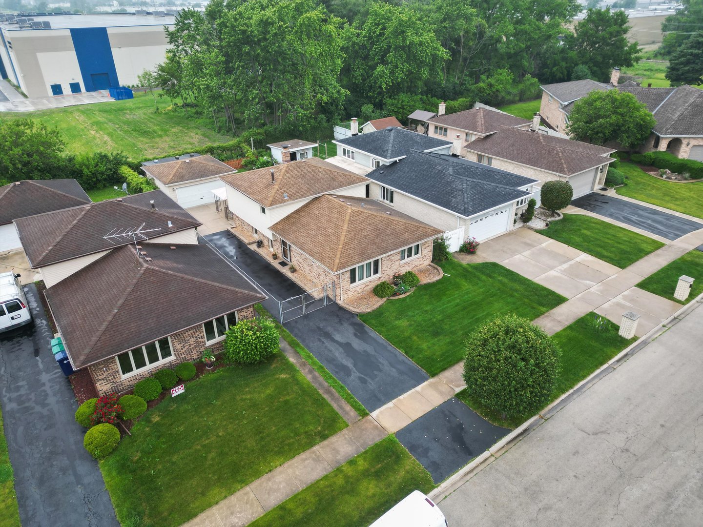 7542 Mason Avenue, Burbank, IL 60459