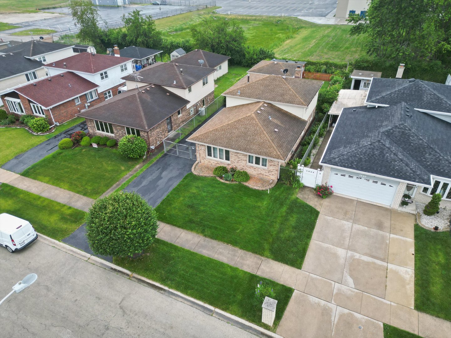 7542 Mason Avenue, Burbank, IL 60459