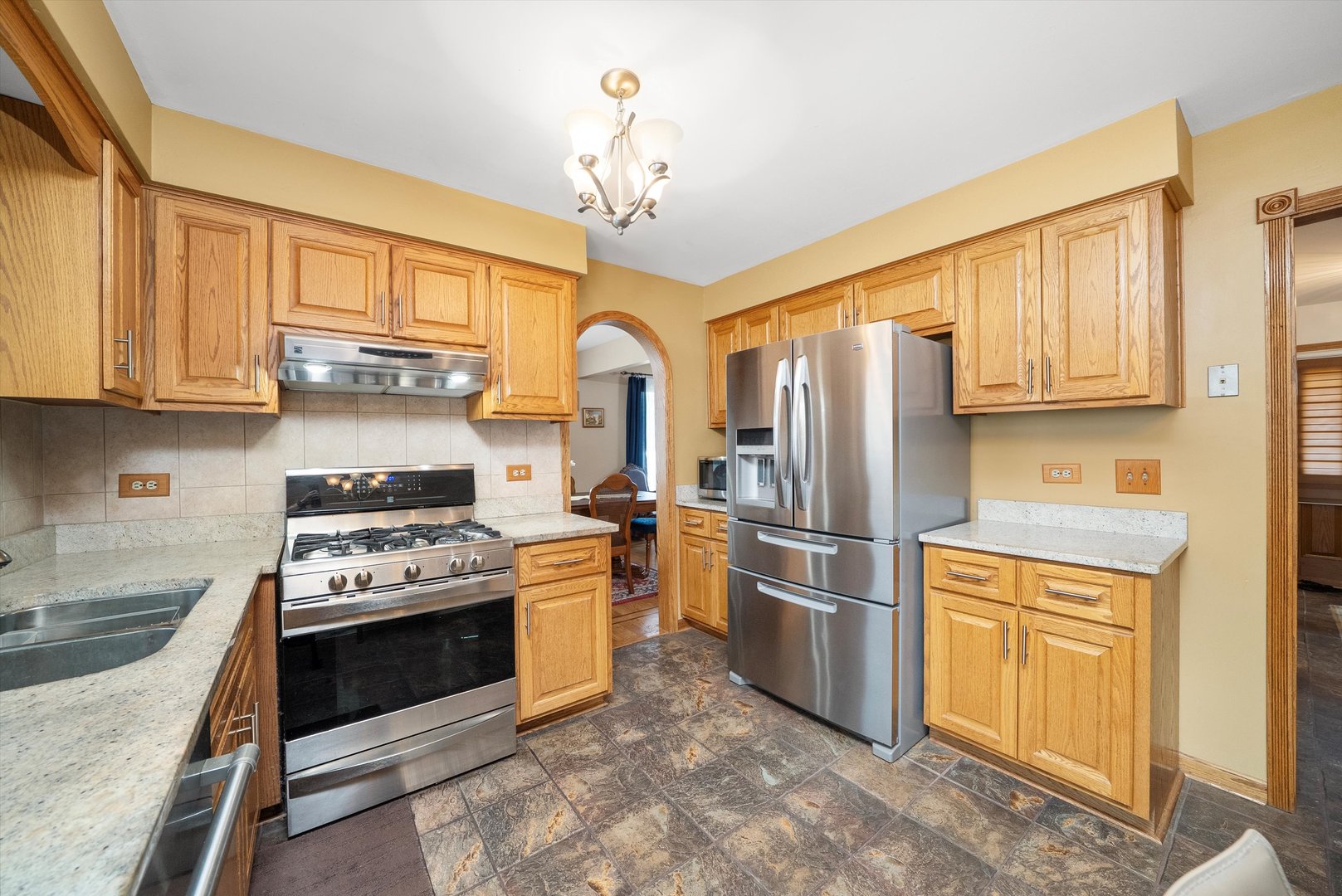 7542 Mason Avenue, Burbank, IL 60459
