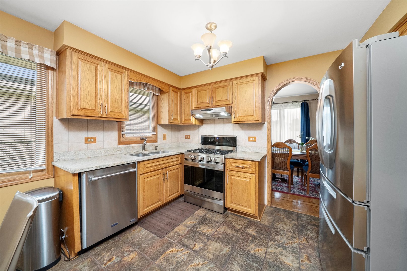 7542 Mason Avenue, Burbank, IL 60459