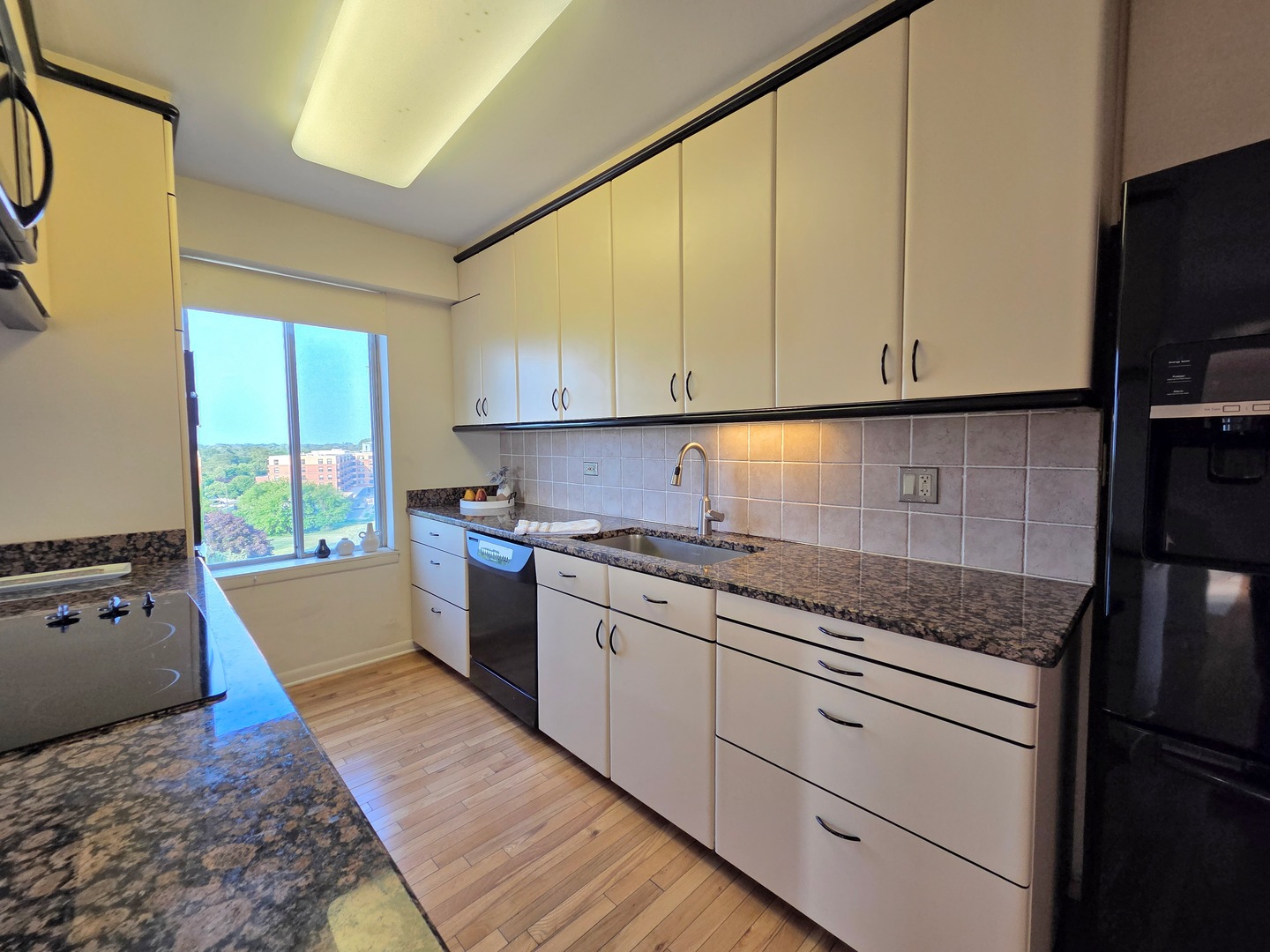 6833 N Kedzie Avenue #816, Chicago, IL 60645