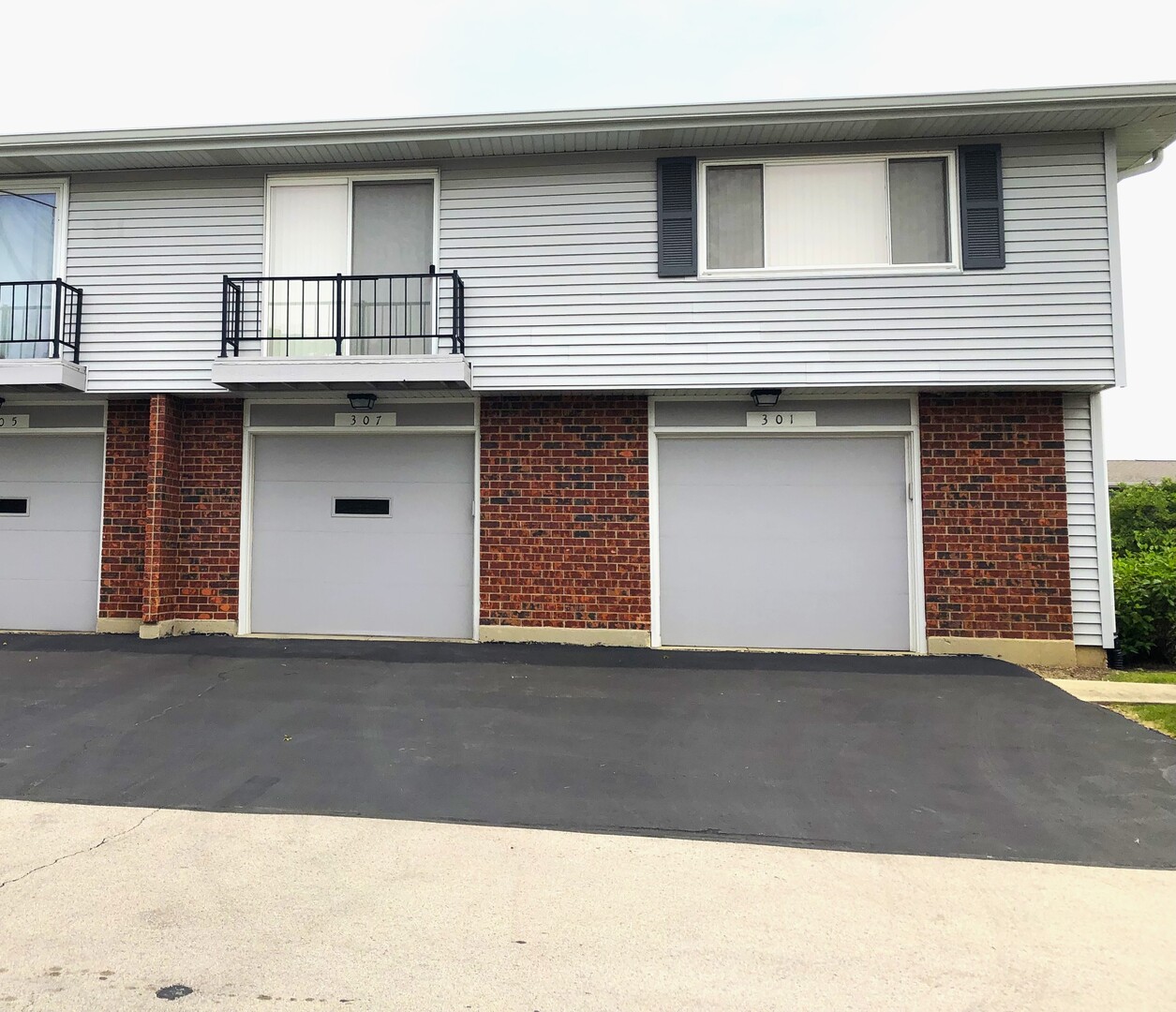 307 Whidah Court #307, Schaumburg, IL 60194