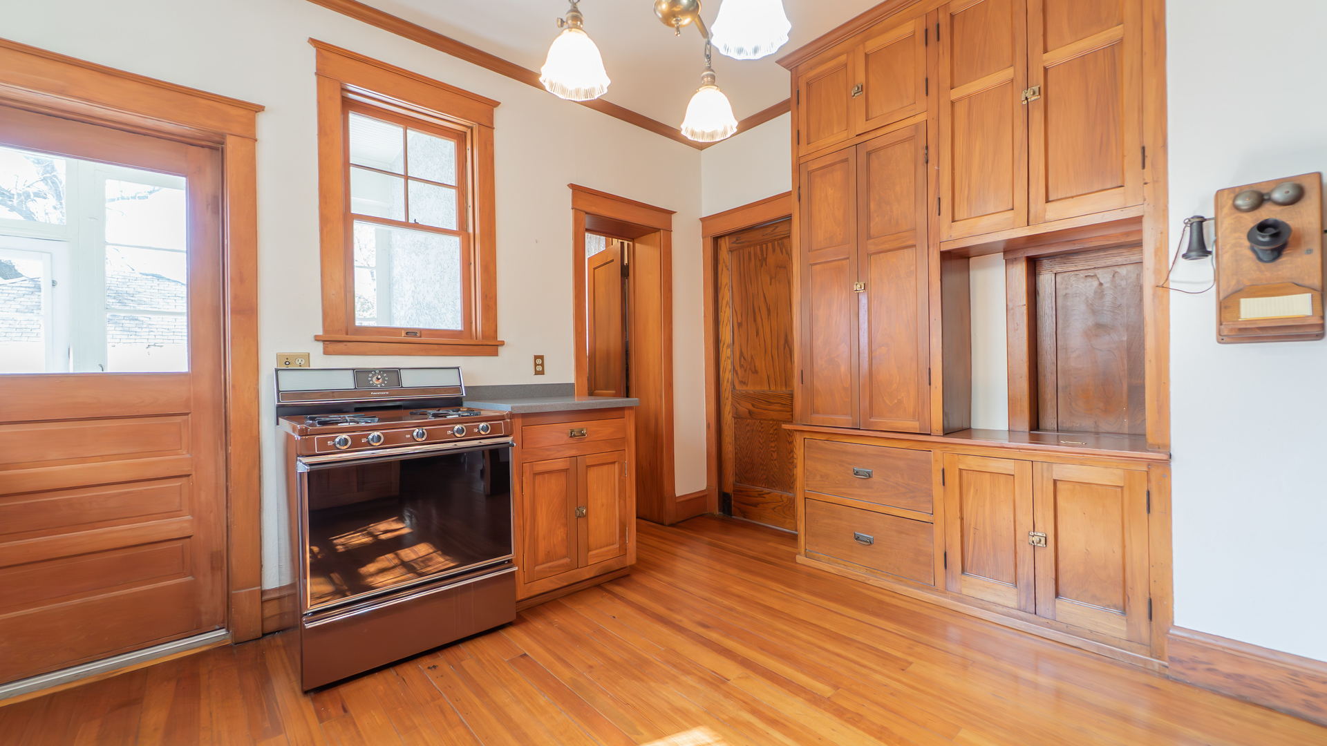 531 E Joliet Street, Crown Point, IN 46307