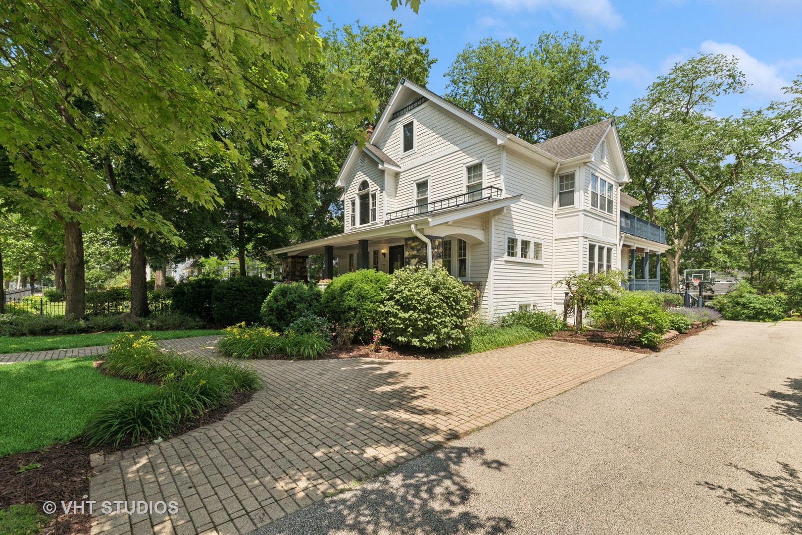 571 N Main Street, Glen Ellyn, IL 60137