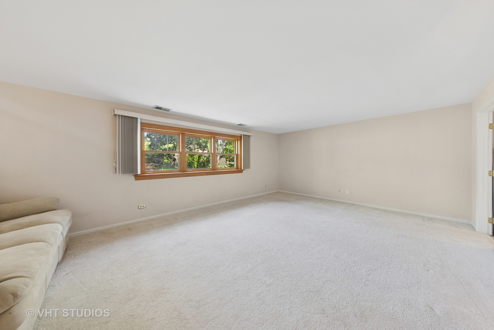 7769 Danbury Drive, Darien, IL 60561