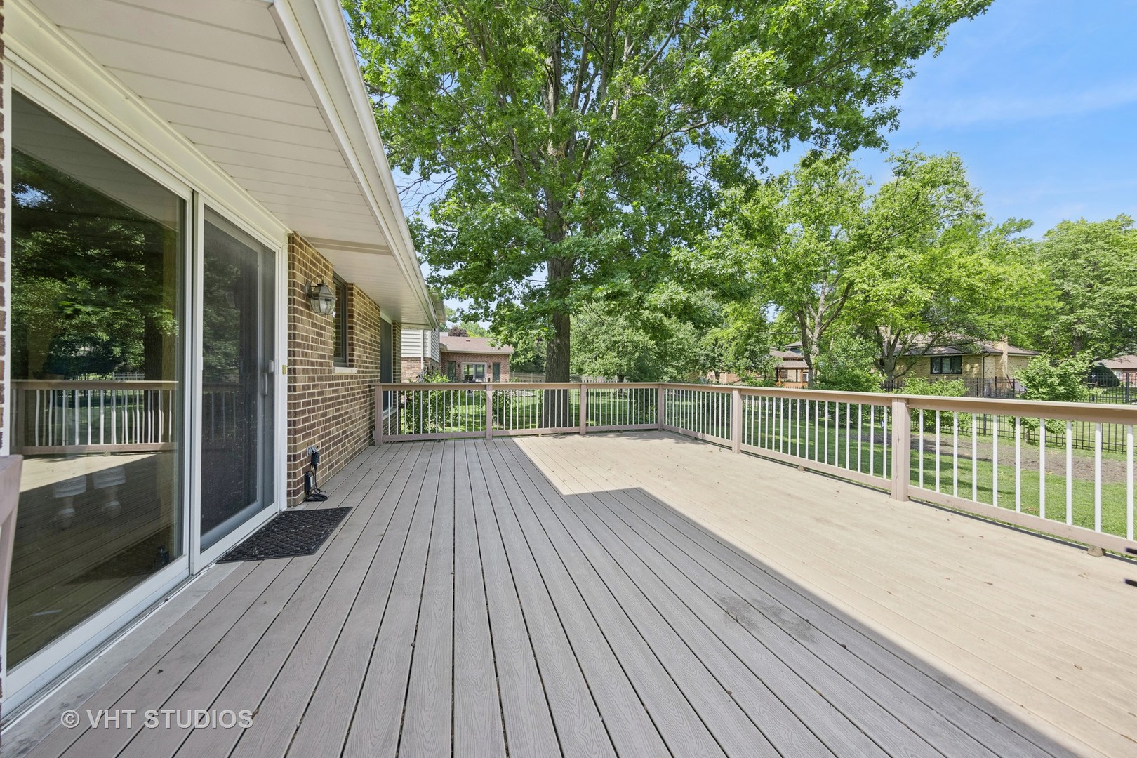 7769 Danbury Drive, Darien, IL 60561