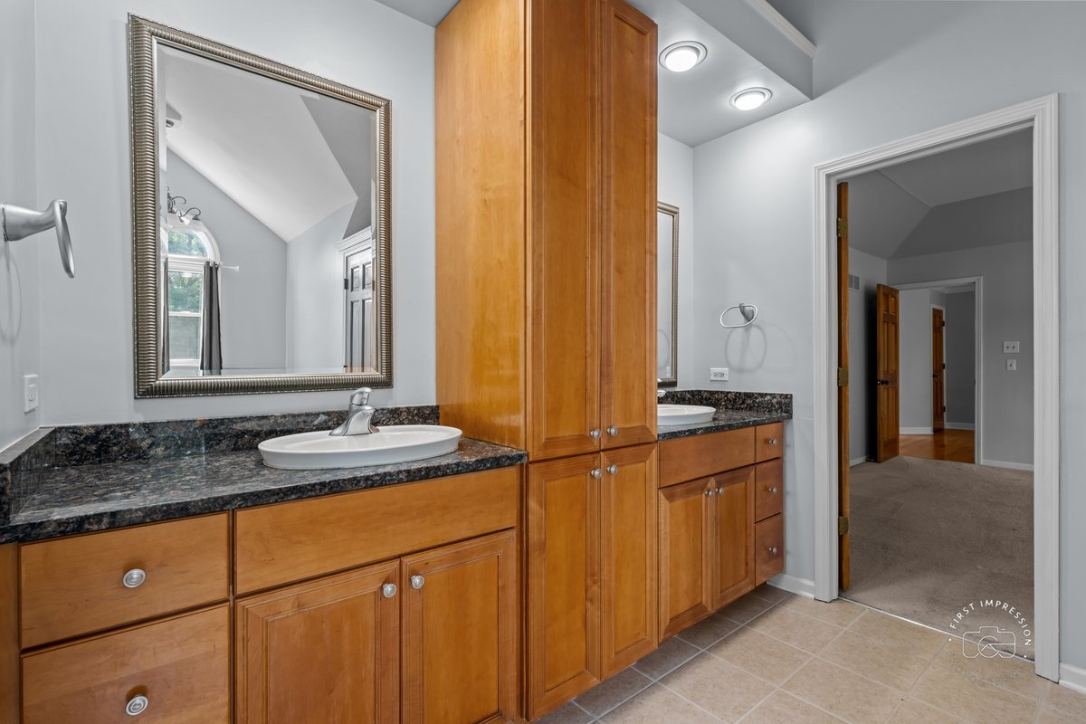 342 Dilorenzo Drive, Naperville, IL 60565