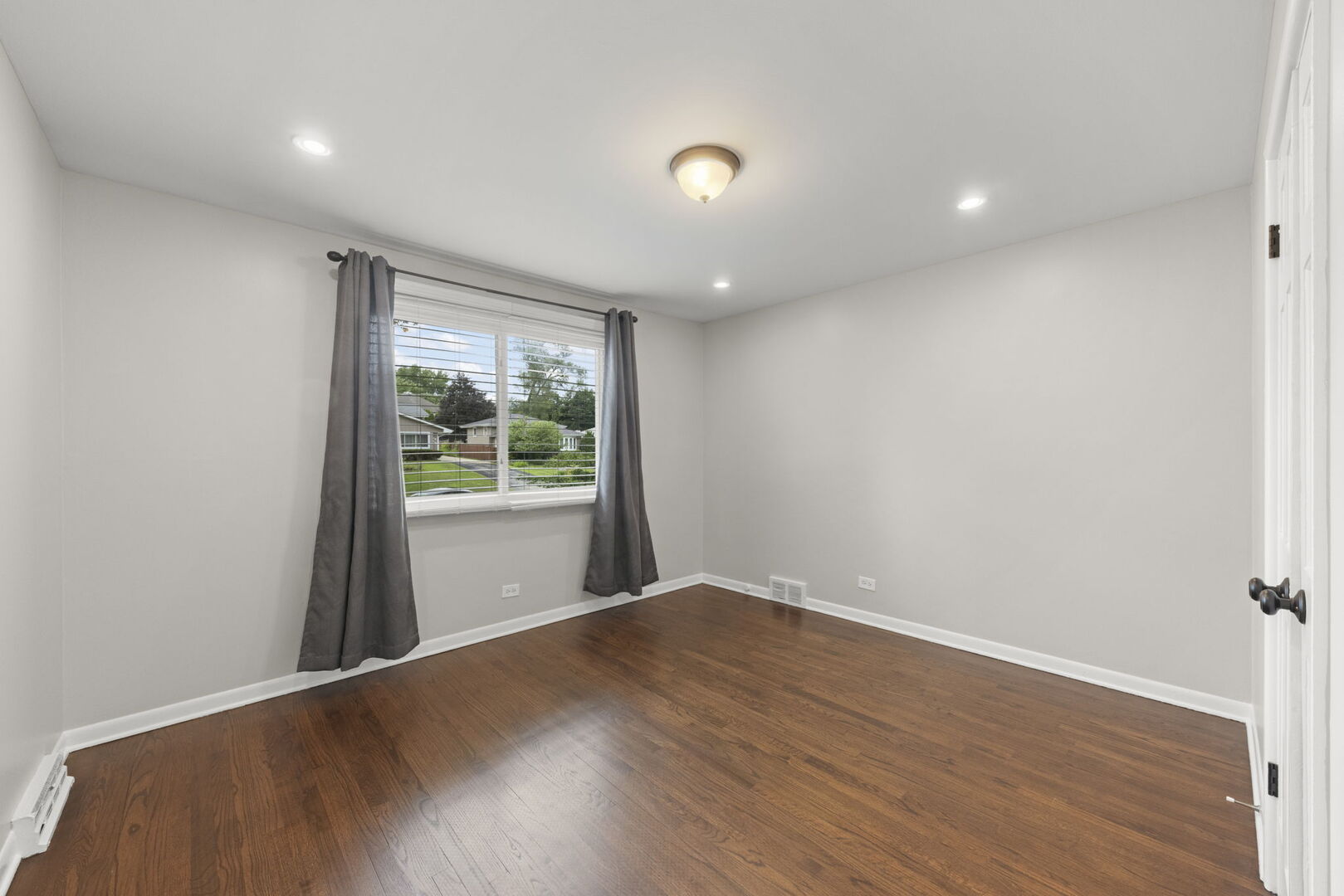 0S635 East Street, Winfield, IL 60190